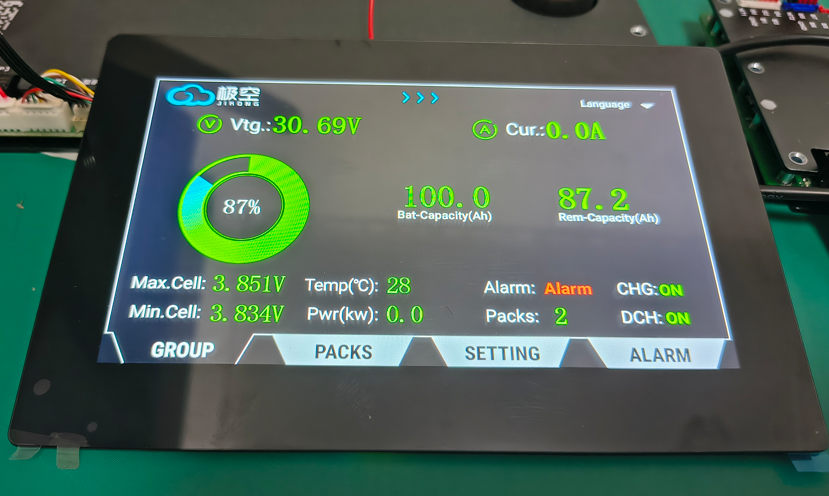 Main display interface shown on the JKBMS PB-series LCD 7.0