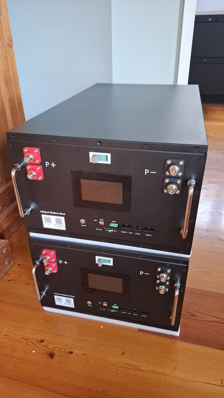 Σετ DIY ESS: μονάδες οικιακής μπαταρίας αποθήκευσης για τοποθέτηση σε rack